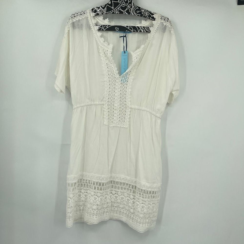 Solitaire Swim Women's Eyelet Ruffled Trim Cover Up White Size M NWT
